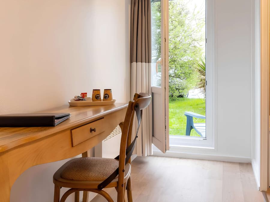 Skrivebord, arbejdsområde til bærbare computere, lydisolering