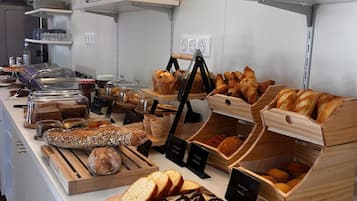 Daily buffet breakfast for a fee