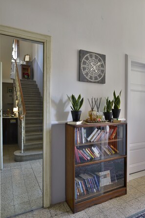 Interior entrance - Lucca in Villa San Donato (Lucca)