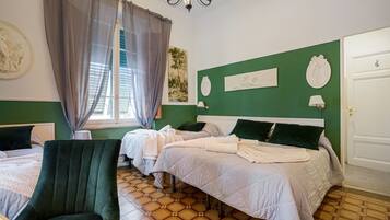 Familien-Doppel- oder -Zweibettzimmer | 7 Schlafzimmer, italienische Bettbezüge von Frette