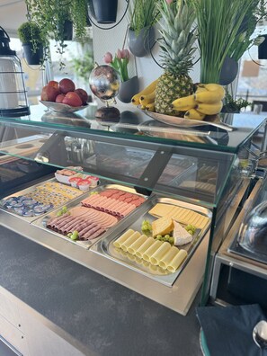 Dagelijks ontbijtbuffet (toeslag)