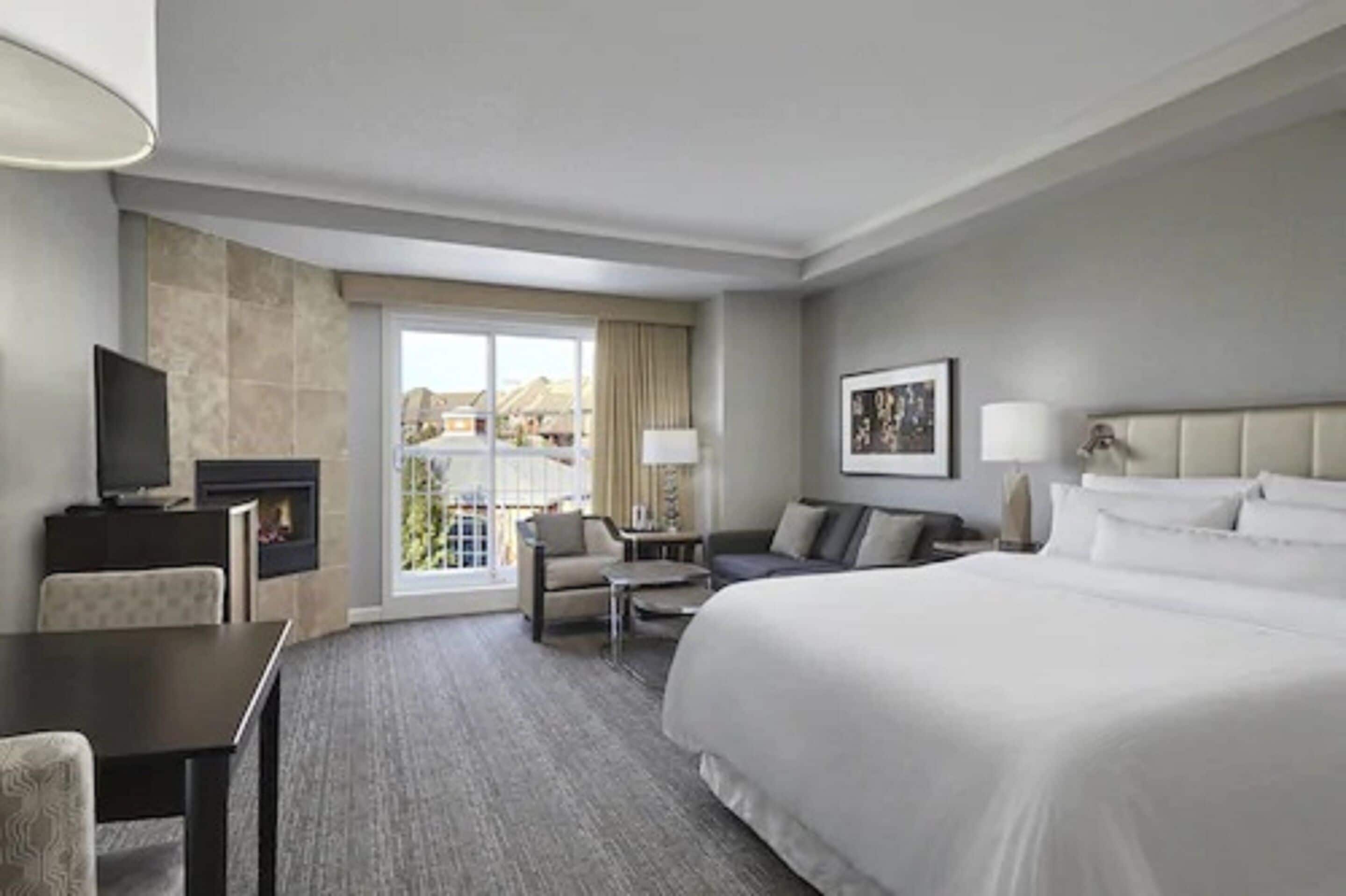 deluxe room, 1 queen bed with sofa bed, non smoking | 1 bedroom, premium bedding, down duvets, pillow-top beds