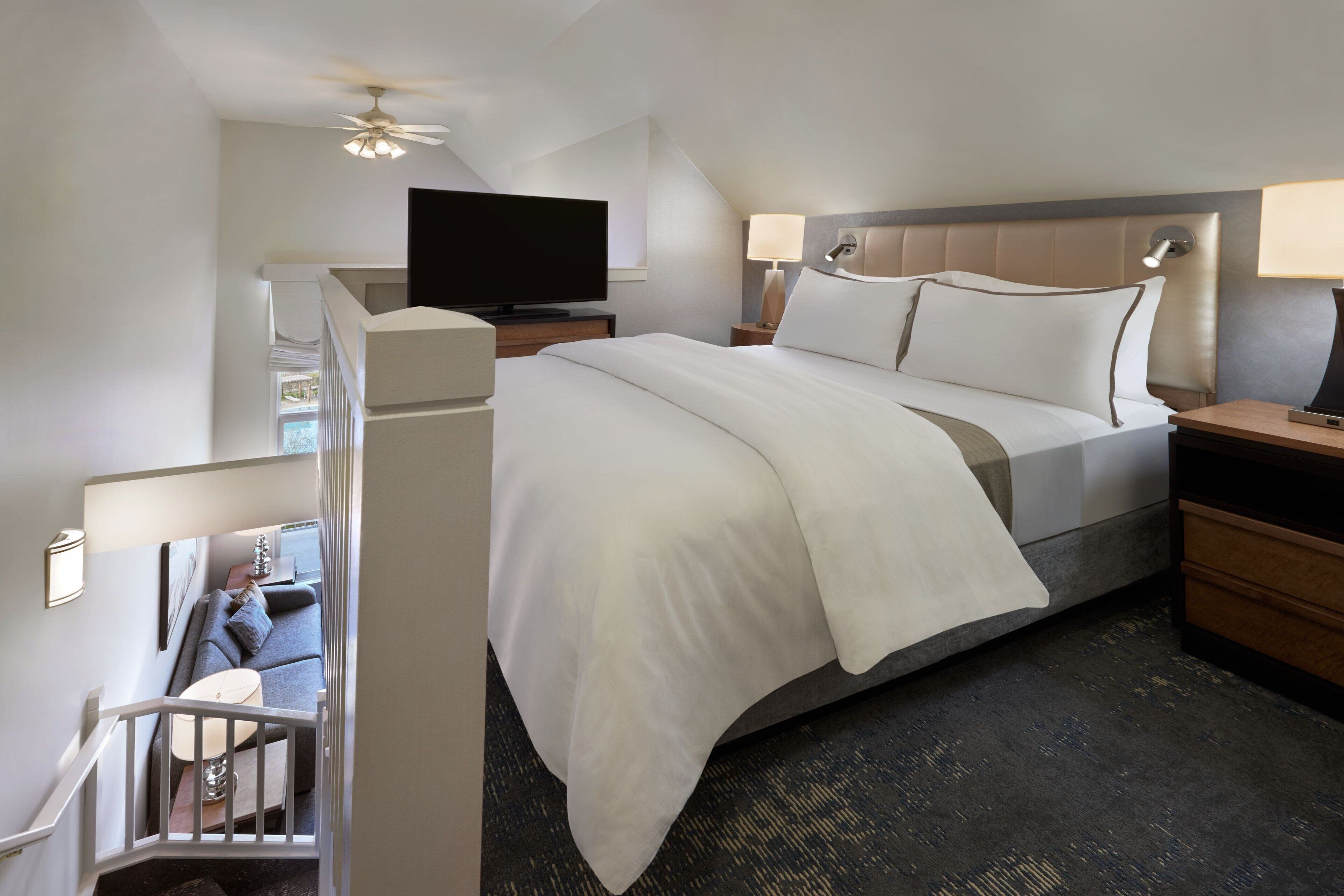 suite, 1 double bed, non smoking | 1 bedroom, premium bedding, down duvets, pillow-top beds