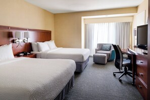 Premium bedding, desk, laptop workspace, blackout curtains - Courtyard by Marriott Sacramento Cal Expo (Sacramento)