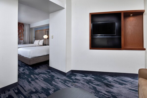 Studio, Multiple Beds, Hearing Accessible | Premium bedding, pillowtop beds, in-room safe, desk