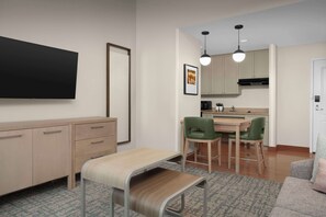 Studio, 1 Katil Raja (King), Accessible, Bathtub | Dapur peribadi | Peti sejuk/penyejuk beku saiz penuh, ketuhar gelombang mikro, dapur 