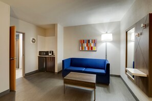 Suite, 1 Bedroom | Room amenity