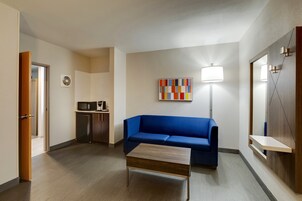 Suite, 1 Bedroom | Room amenity