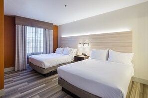 Desk, laptop workspace, blackout drapes, iron/ironing board - Holiday Inn Express Lexington by IHG (Lexington)