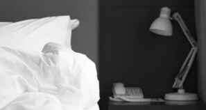 Bureau, espace de travail pour ordinateur portable, Wi-Fi gratuit