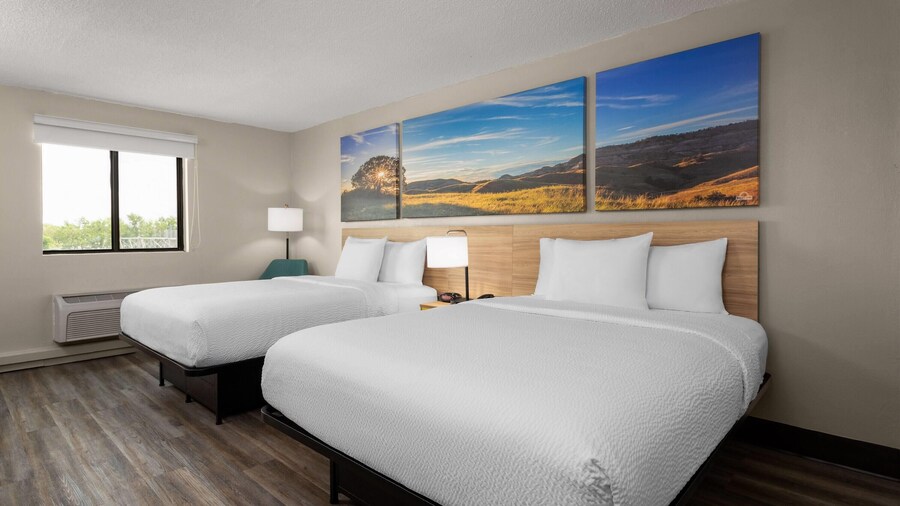 Days Inn and Suites by Wyndham Hammond, IN