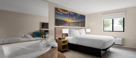 Deluxe Studio Suite, 1 King Bed, Non Smoking | Jetted bathtub