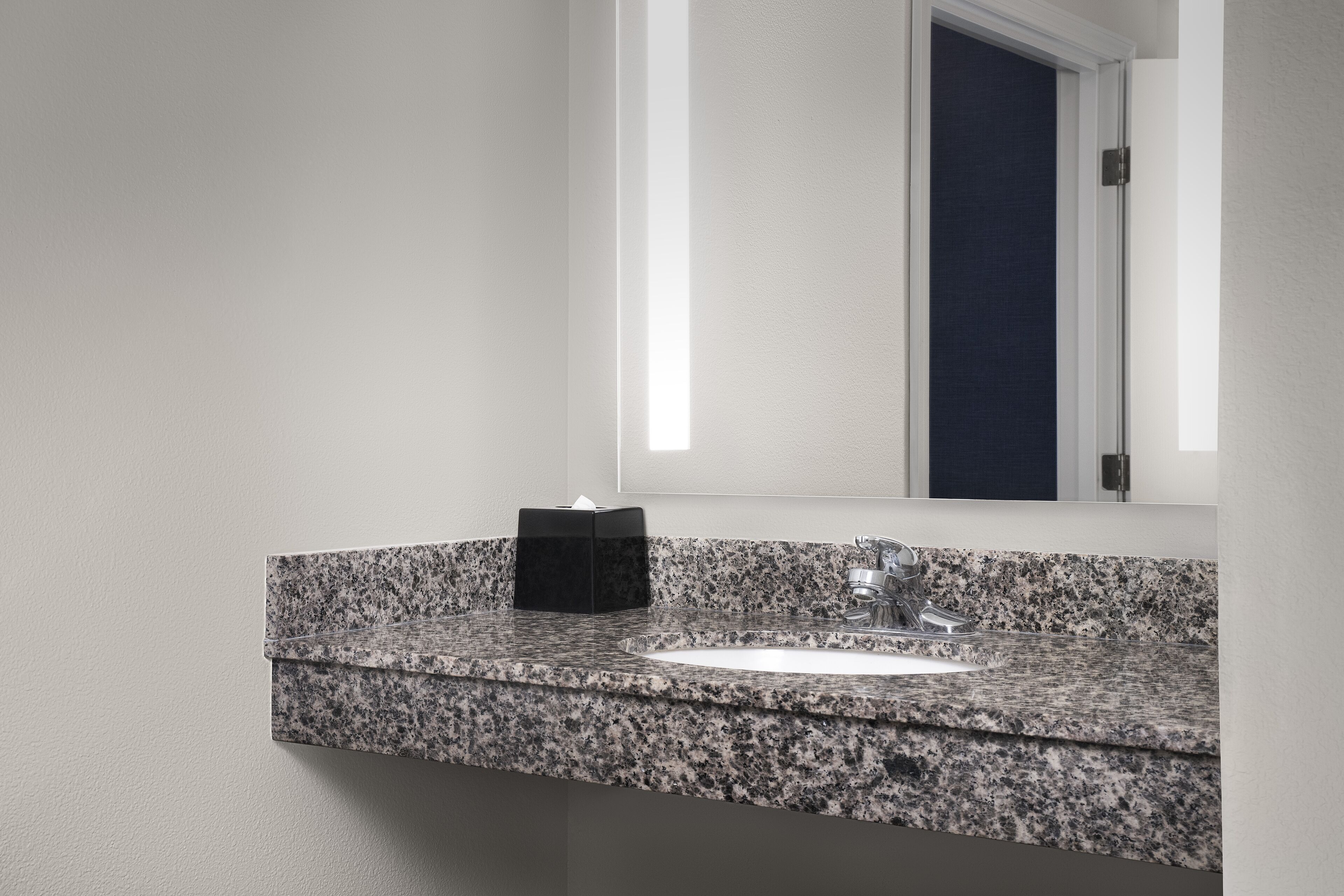 suite, 2 bedrooms, fireplace (mobility/hearing access, roll-in shwr) | bathroom | combined shower/bathtub, hair dryer, towels