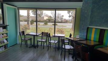 Khu vực dùng bữa sáng