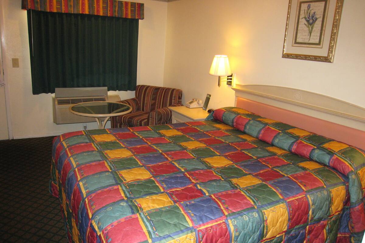 1 bedroom, desk, laptop workspace, blackout curtains