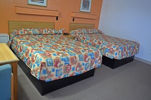Standard Room, 2 Double Beds (Non smoking, no pets) - Budget Host Inn Iron Mountain (Iron Mountain)
