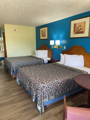 Standard Room, 2 Queen Beds, Non Smoking | Individually decorated, individually furnished, desk, blackout drapes - Executive Inn Of Mountain Home (Mountain Home)