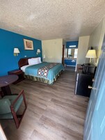 Habitación estándar, 1 cama de matrimonio grande, no fumadores | Decoración individual, mobiliario individual, escritorio