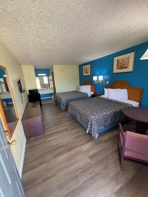 Standard Room, 2 Queen Beds, Non Smoking | Individually decorated, individually furnished, desk, blackout drapes - Executive Inn Of Mountain Home (Mountain Home)