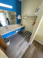 Decoración personalizada, muebles diferentes y escritorio 