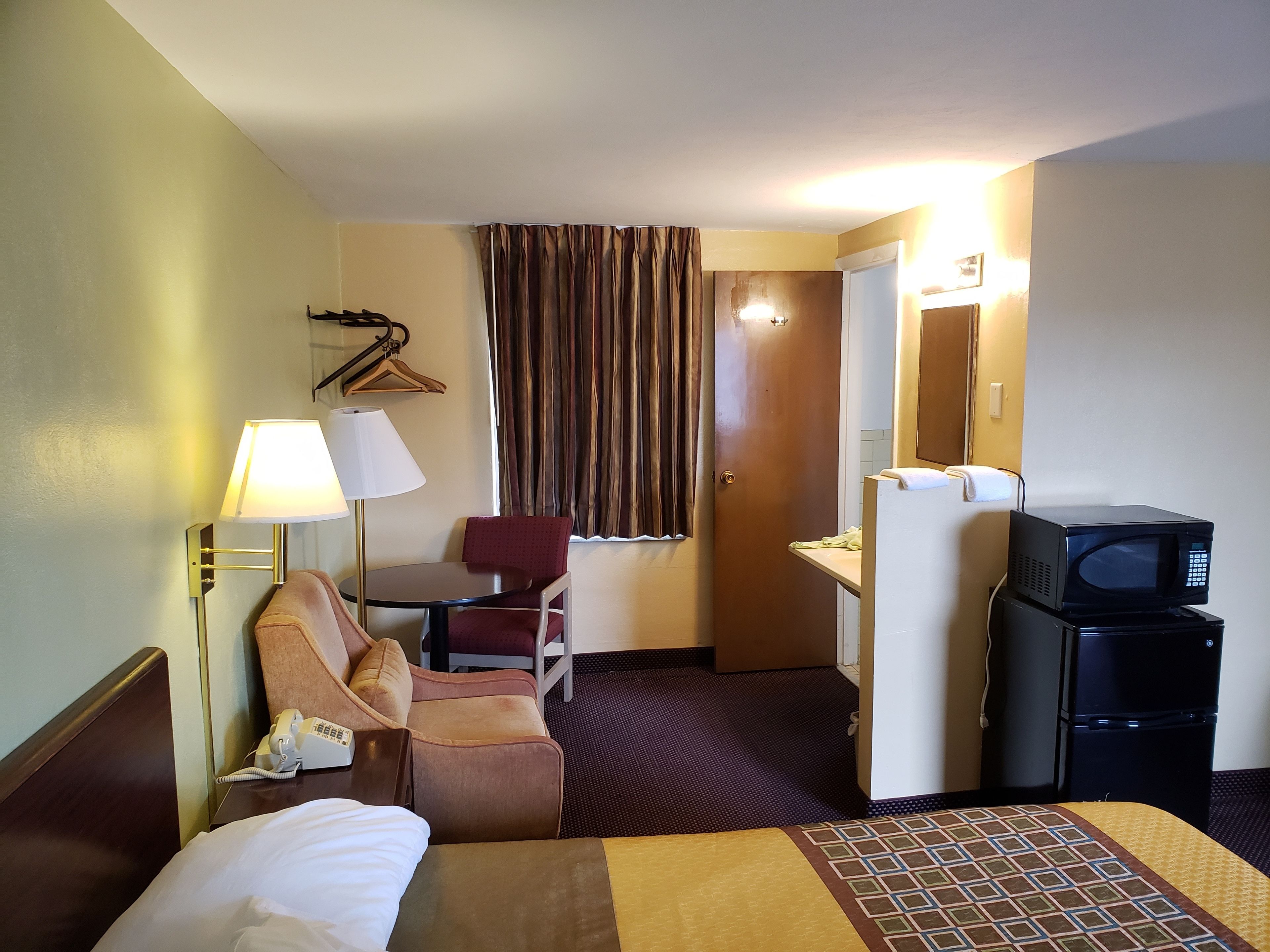 Iron/ironing board, free WiFi