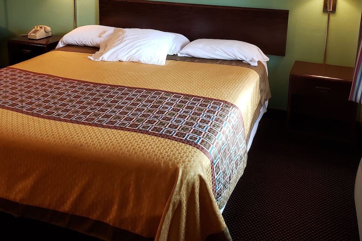 Habitación, 1 cama King size, para no fumadores | Tabla de planchar con plancha y wifi gratis