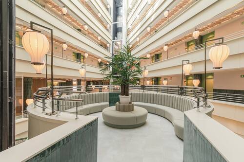 Coin salon dans le hall