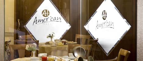 Breakfast, lunch, dinner served; Mediterranean cuisine