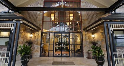 Echoes Boutique Hotel and Restaurant