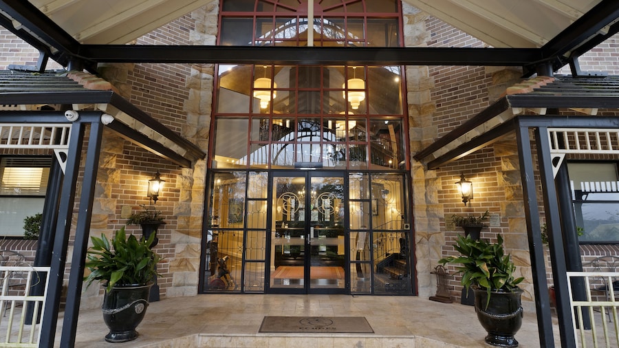 Echoes Boutique Hotel and Restaurant