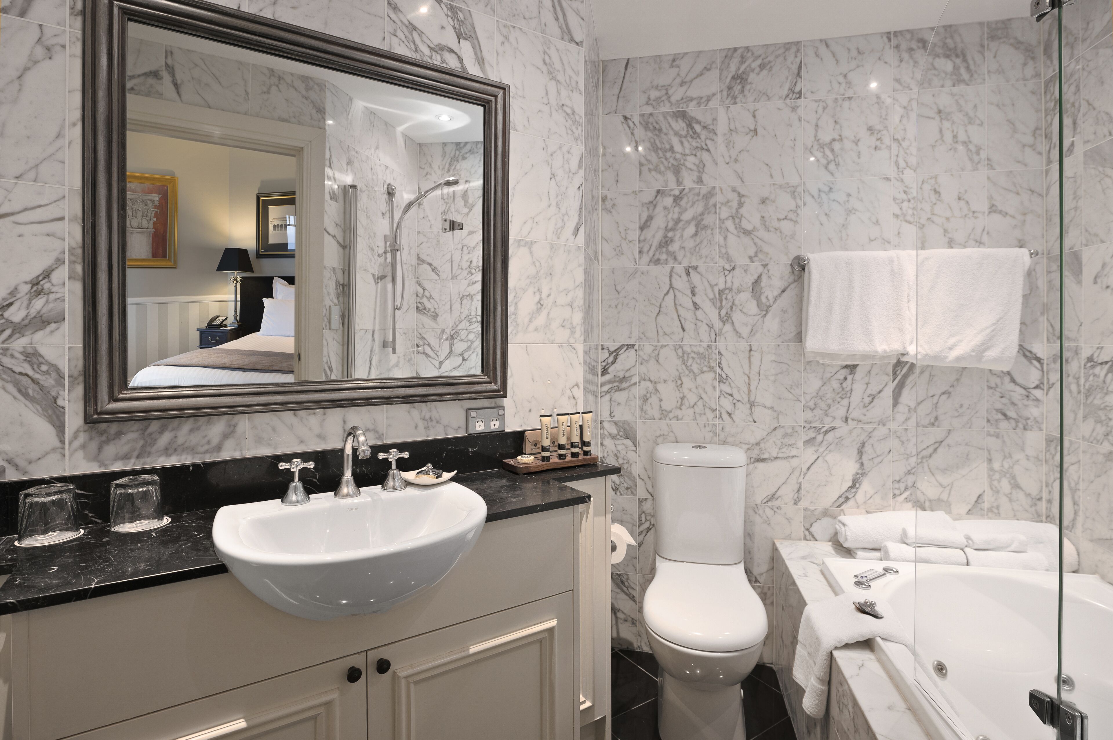cliff view room | bathroom | free toiletries, towels