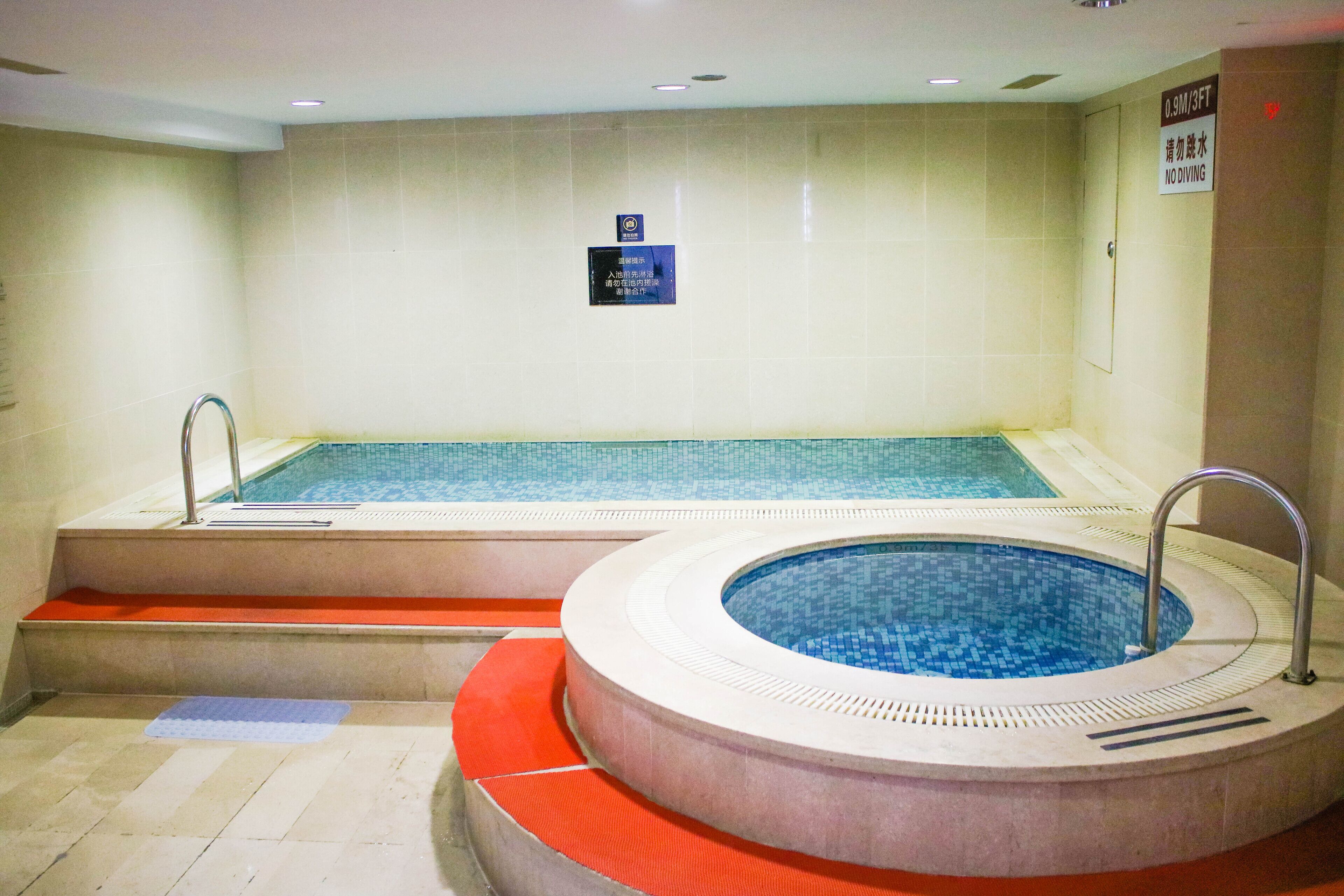 indoor spa tub