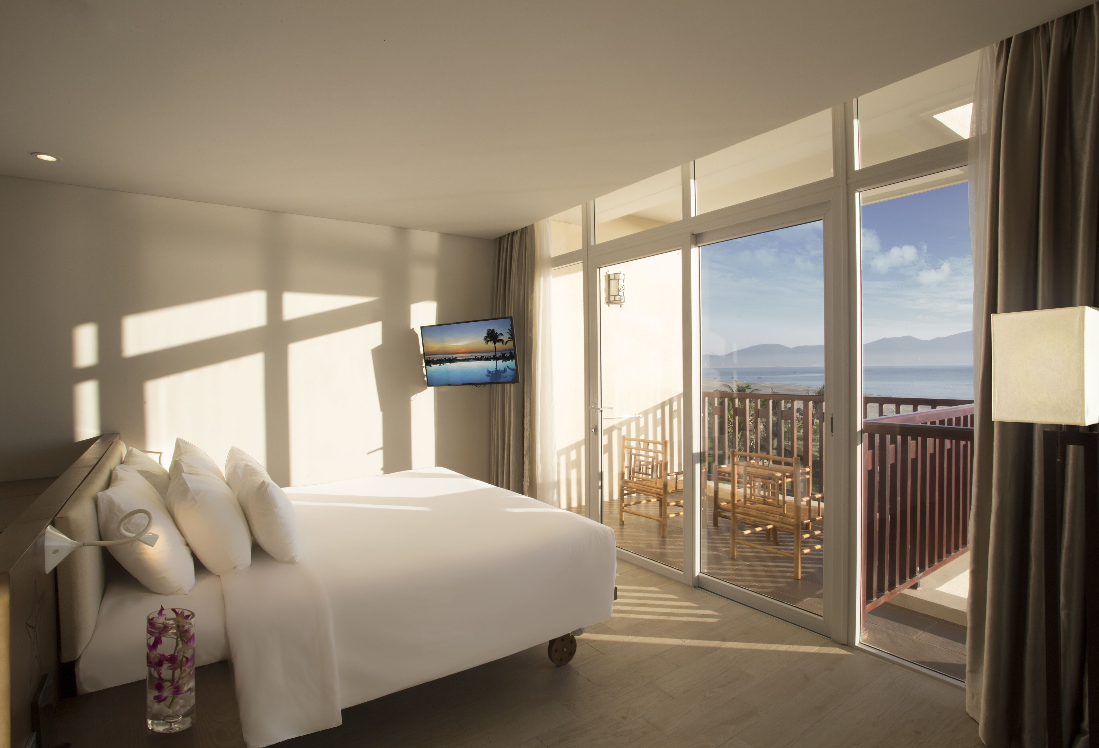 Premium Ocean Suite with Balcony and Bathtub | Minibar, in-room safe, desk, blackout curtains