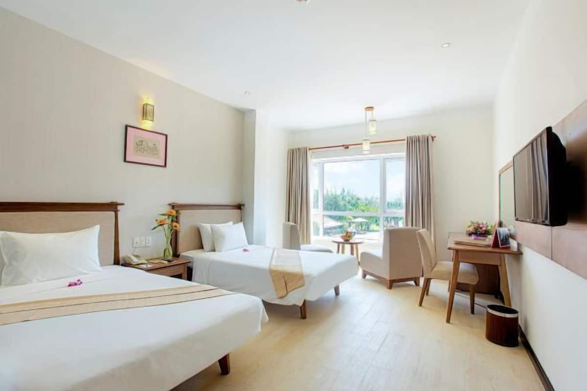 1 bedroom, minibar, in-room safe, desk