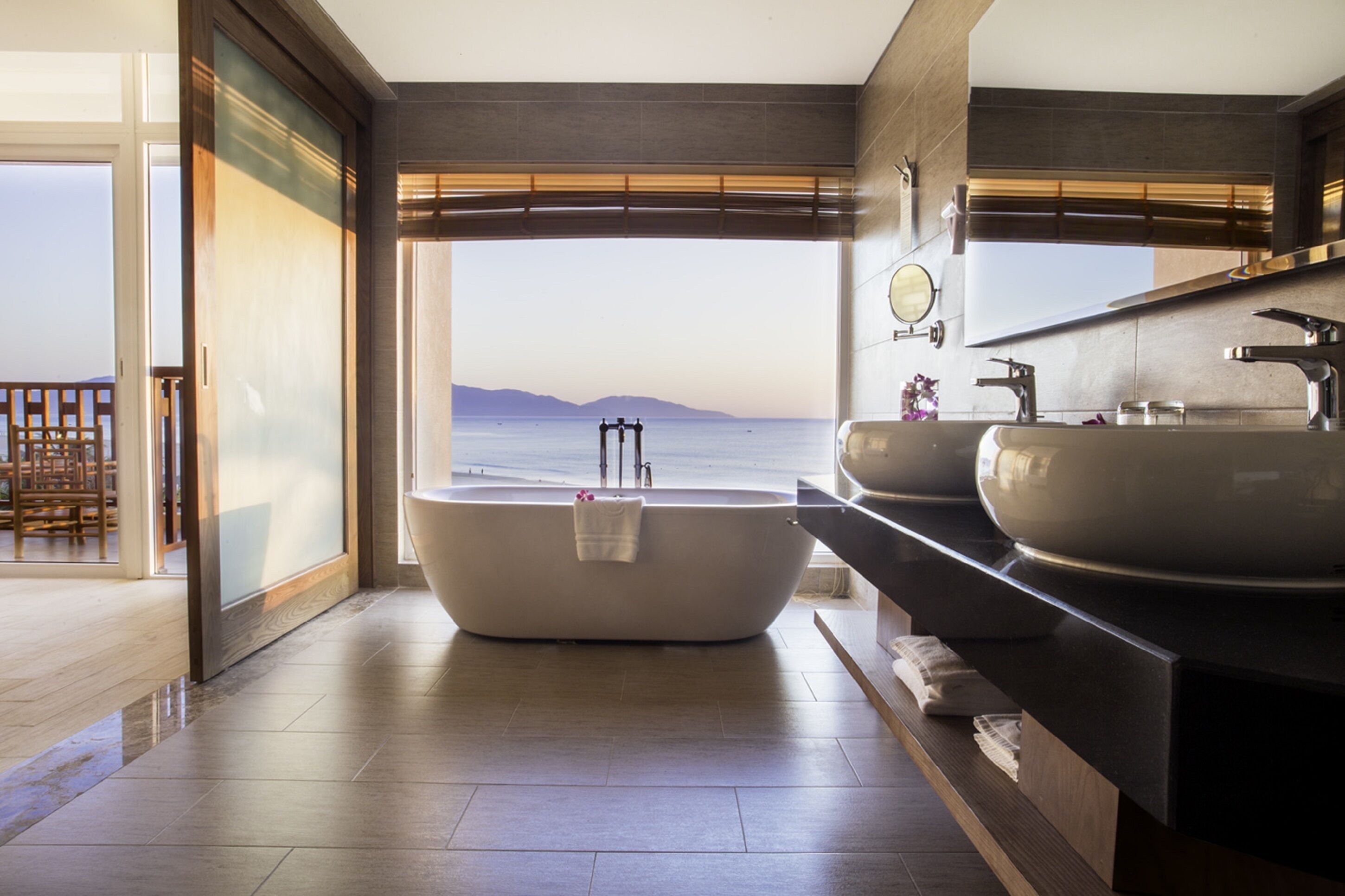 Sandy Beach Non Nuoc Resort