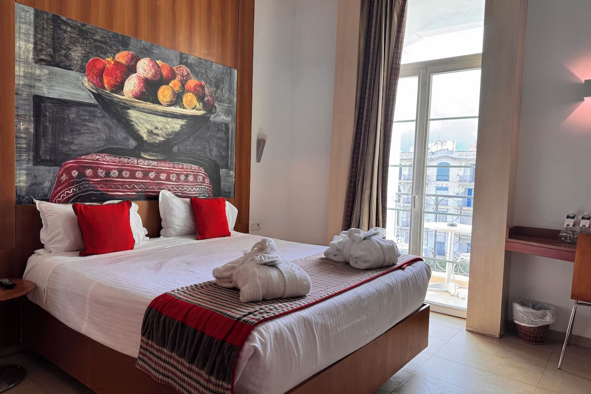 deluxe double room | 1 bedroom, premium bedding, minibar, in-room safe