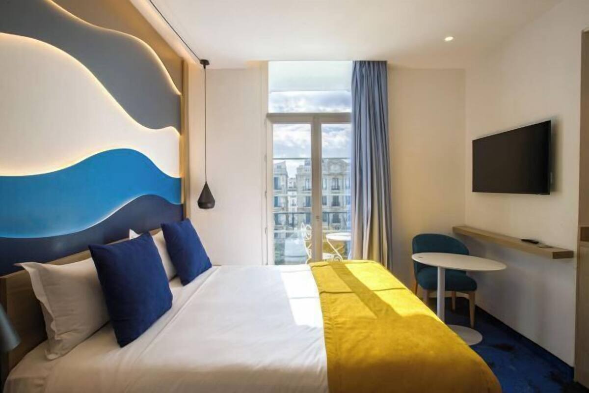 Premium bedding, minibar, in-room safe, blackout drapes