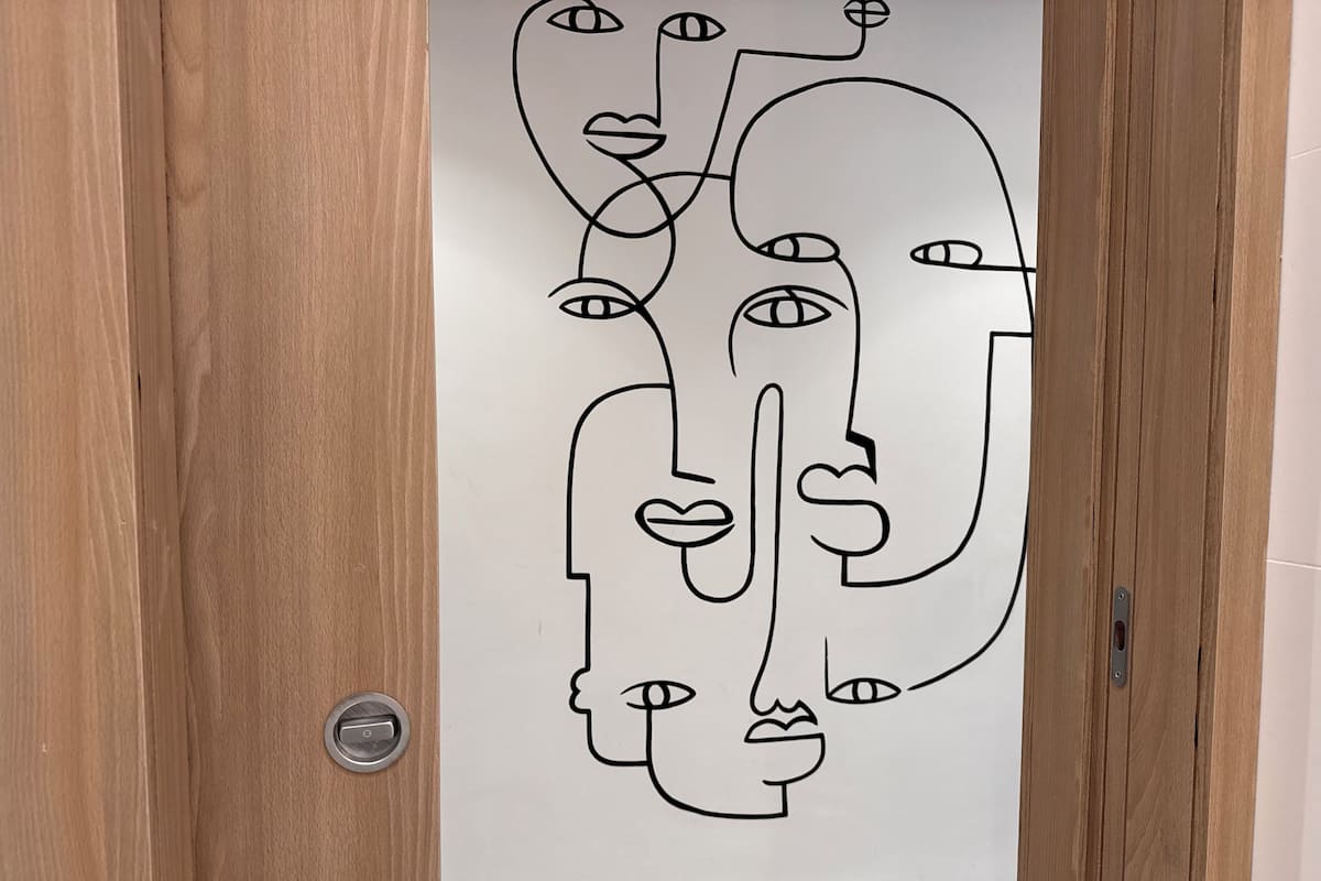 Exclusive Triple Room | Bathroom | Rainfall showerhead, free toiletries, hair dryer, slippers