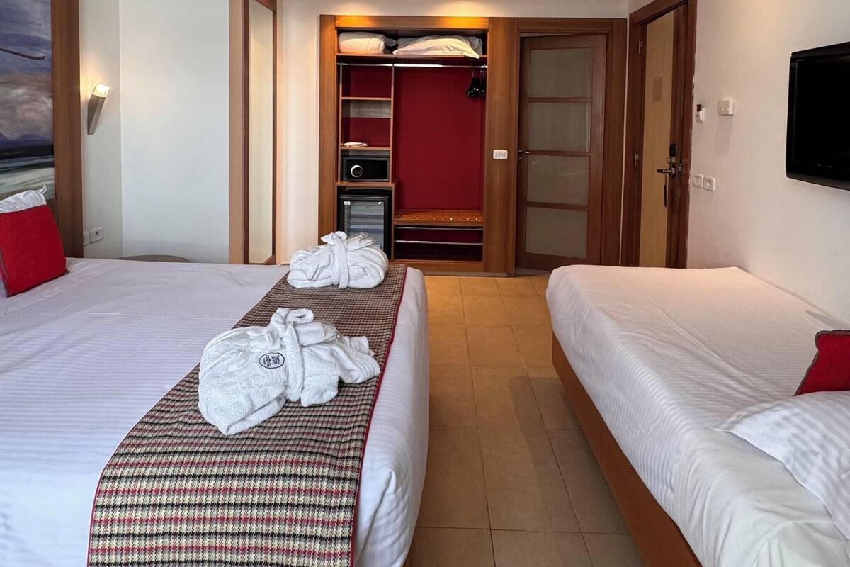 Premium bedding, minibar, in-room safe, individually furnished