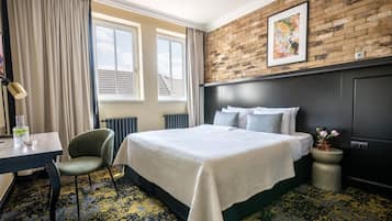 M Room, Bathtub, Air Conditioning | Hochwertige Bettwaren, Daunenbettdecken, Minibar, Schreibtisch