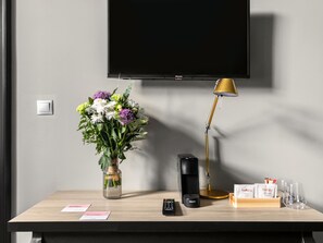 高档床上用品、羽绒被、迷你吧、特色装修