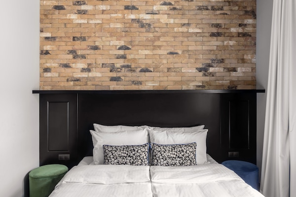M Studio, Kitchenette and Bathtub | Premium bedding, down comforters, minibar, individually decorated