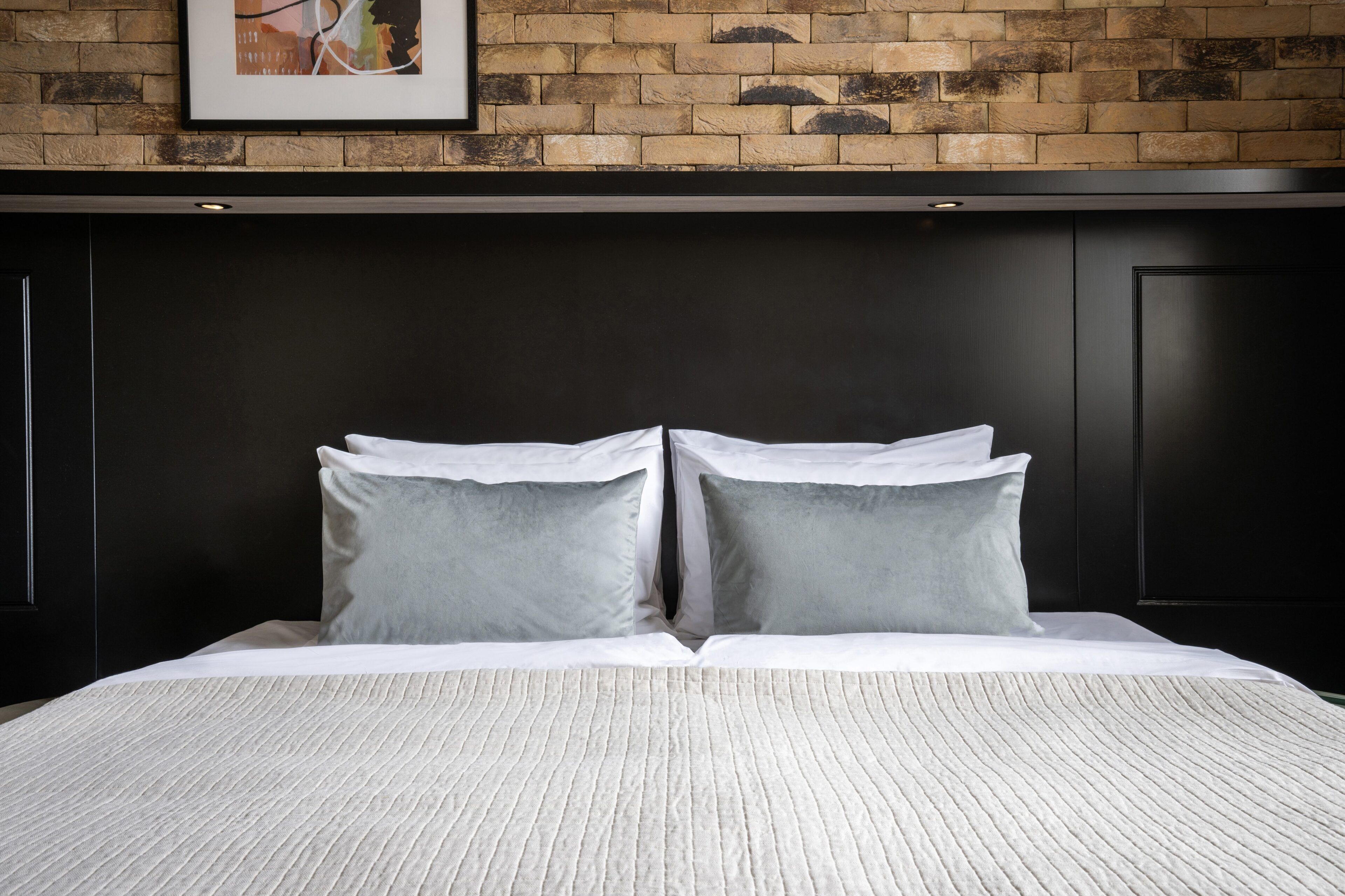 M Room, Bathtub, Air Conditioning | Premium bedding, down comforters, minibar, desk