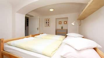 Yellow Apartment | 1 hálószoba, íróasztal, sötétítőfüggöny és hangszigetelés