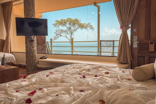 Honeymoon Suite with Ocean View | View from room