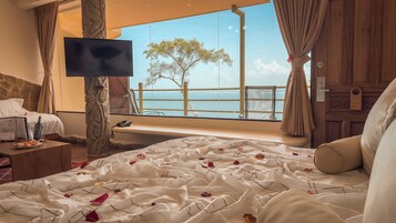 Honeymoon Suite with Ocean View | View from room