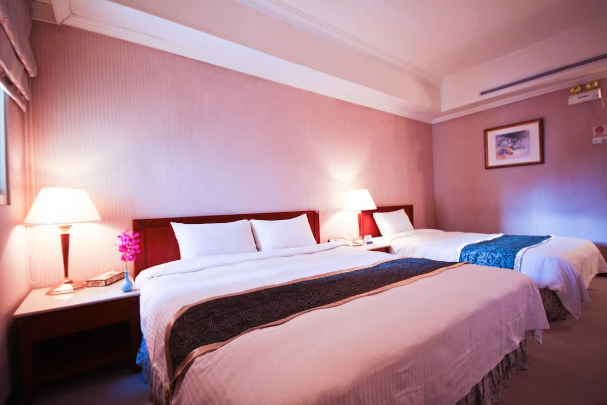 Premium bedding, down comforters, in-room safe, desk