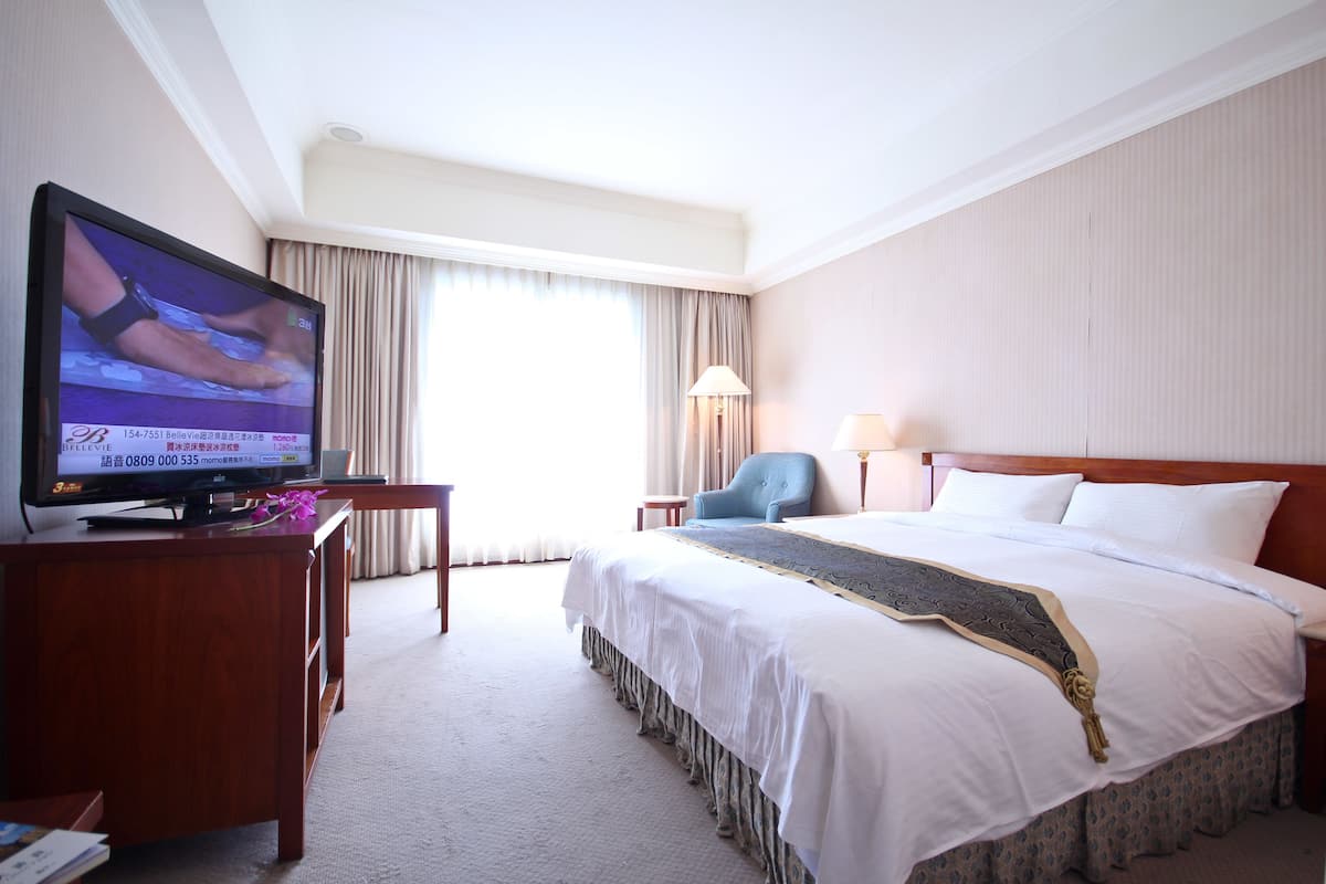 Superior Room | Premium bedding, down comforters, in-room safe, desk