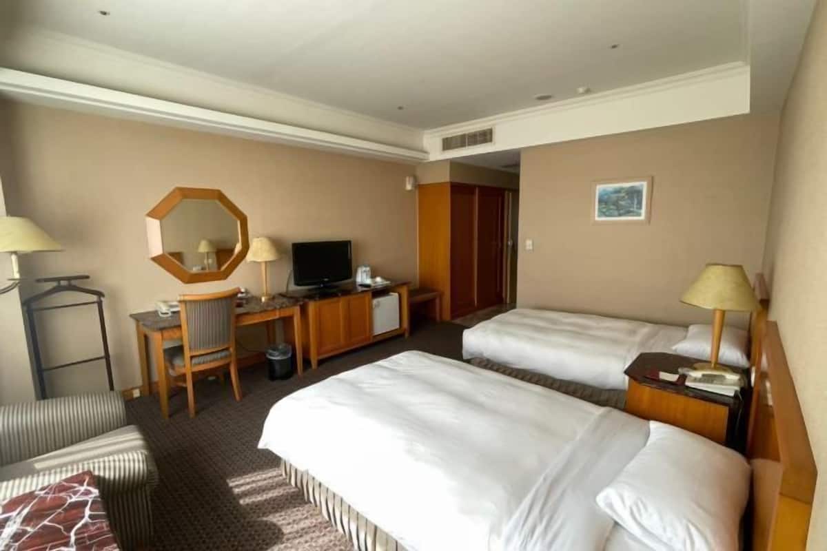 In-room safe, desk, laptop workspace, iron/ironing board