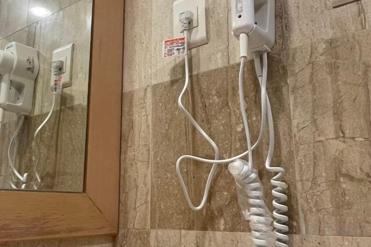Baño | Secador de pelo, bidé, toallas y champú
